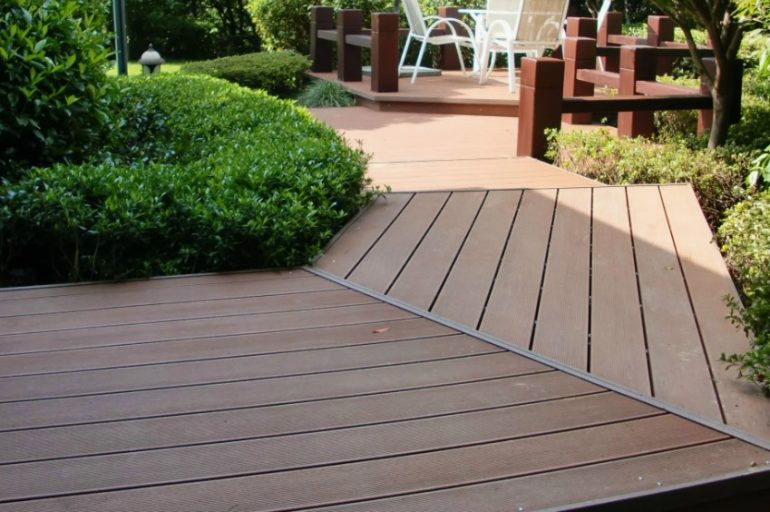 Современная эстетика: как ДПК заменил дерево на участках нового поколения